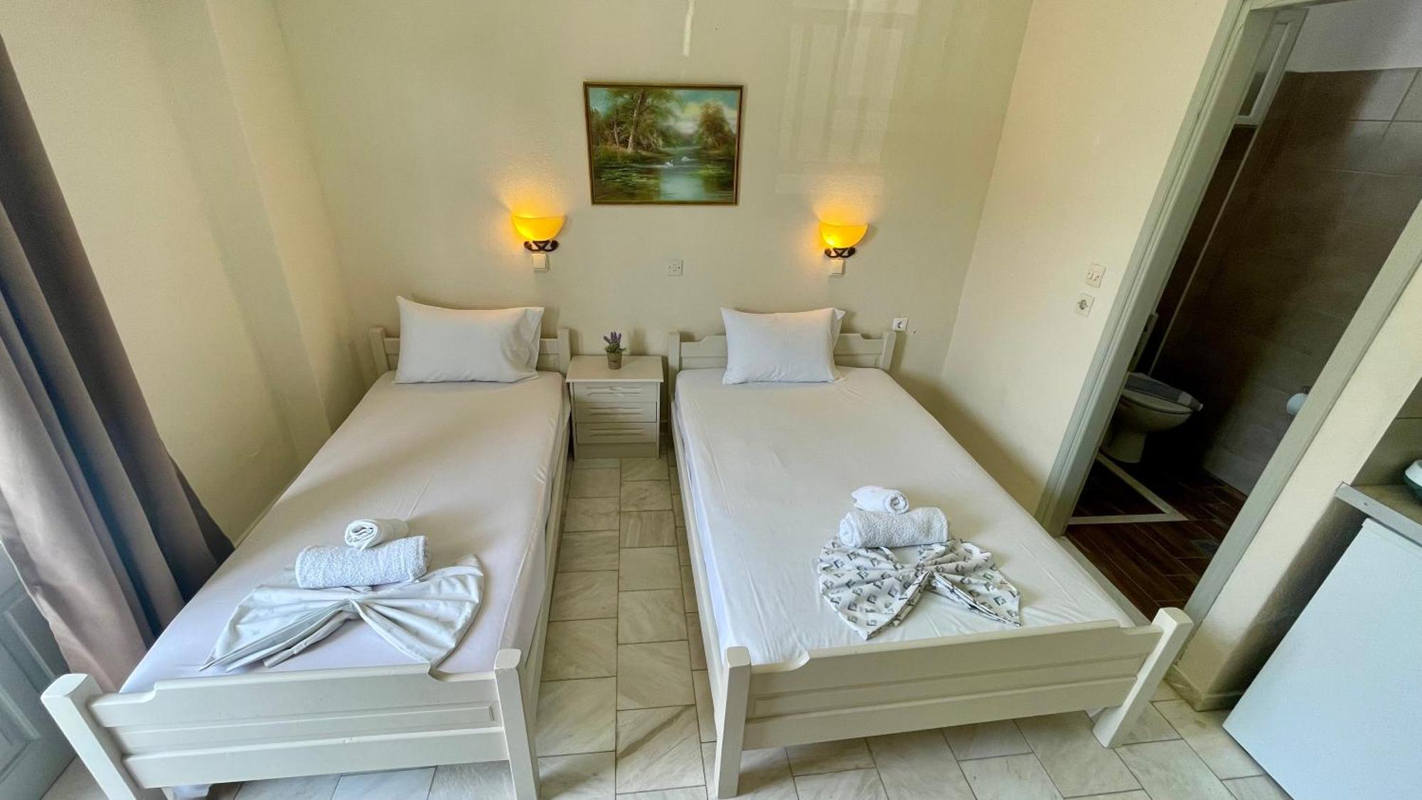 Velonis Apartments เลปโตการายา ภายนอก รูปภาพ